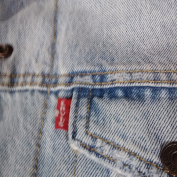 VINTAGE LEVI'S JEAN JACKET  ROSE EMBROIDERY  WOMEN'S MEDIUM - Picture 8 of 16